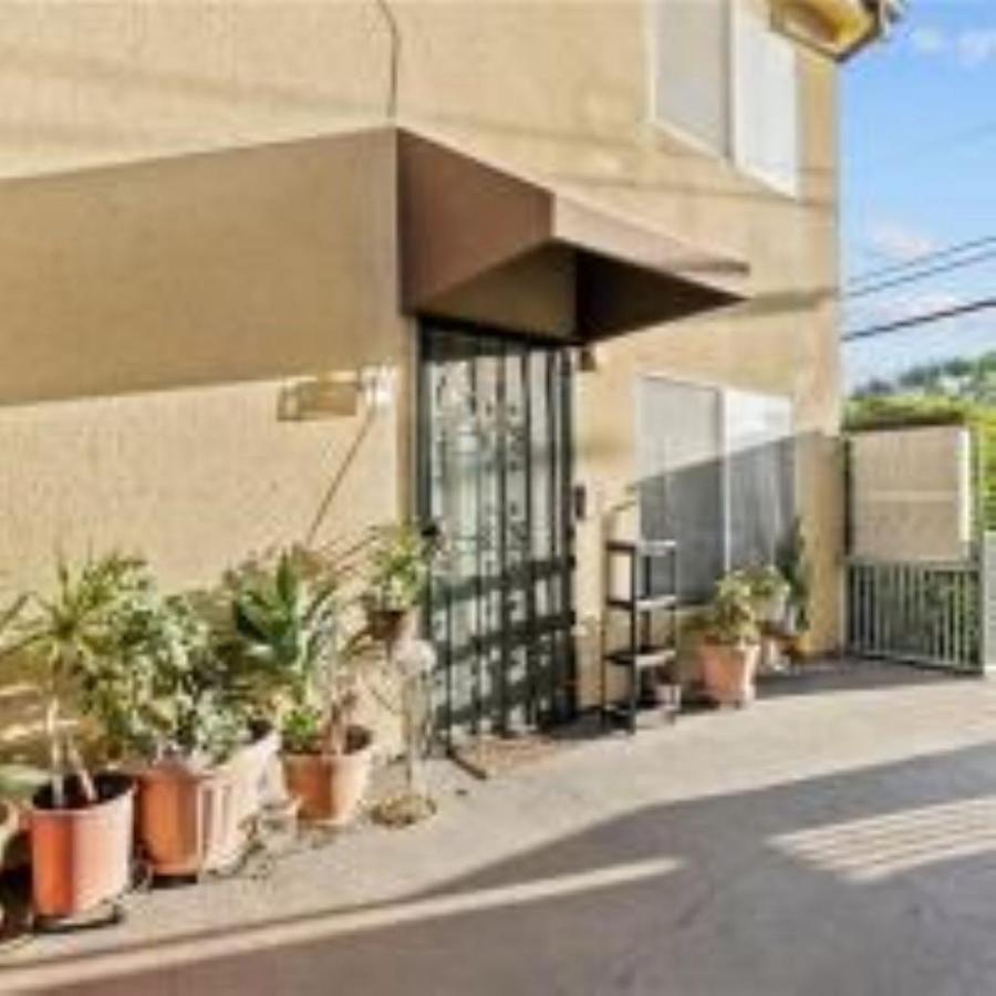 One Bedroom In Shared Townhouse With Pool Privatunterkunft *